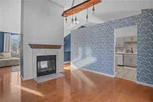 25 Ivy Hollow Ct, Cranston, RI 02921 - Photo 9