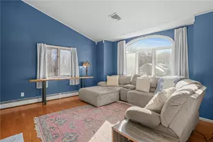 25 Ivy Hollow Ct, Cranston, RI 02921 - Photo 5