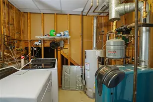 25 Ivy Hollow Ct, Cranston, RI 02921 - Photo 33