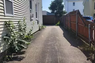 181 Benefit Street St, Pawtucket, RI 02861 - Photo 17