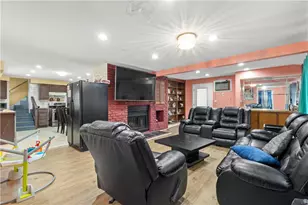 22 Whipple Ave, North Providence, RI 02911 - Photo 5