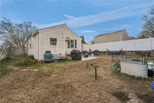 25 Trieste St, Pawtucket, RI 02860 - Photo 23