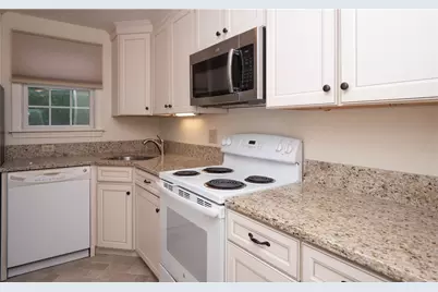 20 Indian Avenue #22, Portsmouth, RI 02871 - Photo 9