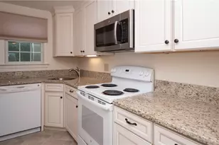 20 Indian Ave, Portsmouth, RI 02871 - Photo 9