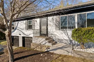 32 Rolling Acres Dr, Cumberland, RI 02864 - Photo 3