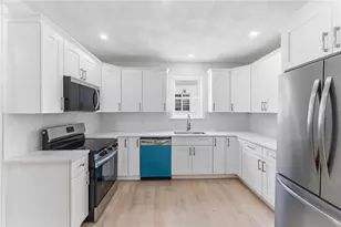 26 Alto St, Cranston, RI 02920 - Photo 9