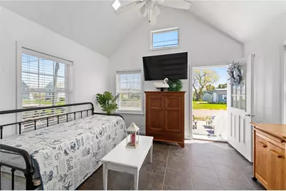 64 Burnside Avenue, Narragansett, RI 02882 - Photo 15