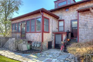 2 Perry St, Newport, RI 02840 - Photo 9