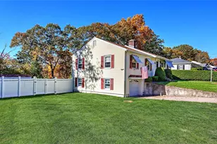 98 Iroquois Rd, Cumberland, RI 02864 - Photo 7