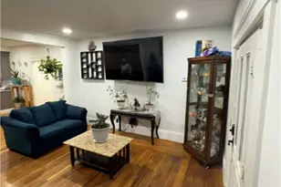 28 Cambridge St, Providence, RI 02809 - Photo 1