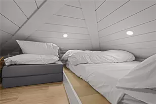 6 Cross St, Newport, RI 02840 - Photo 11