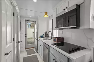 6 Cross St, Newport, RI 02840 - Photo 5