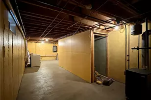 35 Lancashire St, Providence, RI 02908 - Photo 13