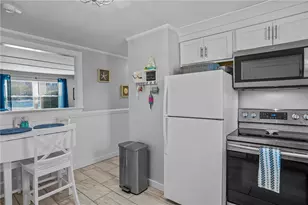 70 Carroll Ave, Newport, RI 02840 - Photo 7