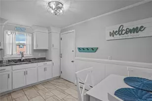 70 Carroll Ave, Newport, RI 02840 - Photo 5