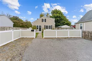 10 Cooke Pl, Warwick, RI 02888 - Photo 5