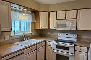 62 Governors Hill, West Warwick, RI 02893 - Photo 15