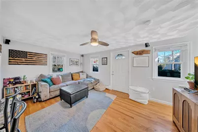 13 Wakefield Avenue, South Kingstown, RI 02879 - Photo 9