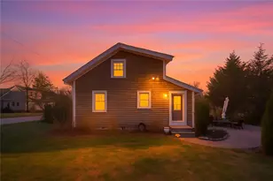 13 Wakefield Ave, South Kingstown, RI 02879 - Photo 3