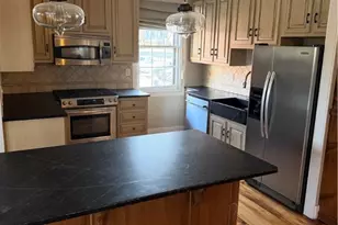 31 Bradford St, Bristol, RI 02809 - Photo 7