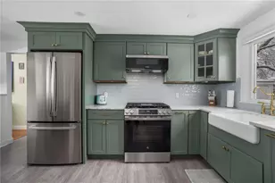 38 Baldino Dr, Cranston, RI 02920 - Photo 9