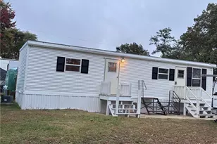 245 Manton St, Pawtucket, RI 02861 - Photo 1