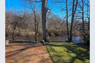 77 Pinecrest Drive, Pawtucket, RI 02861 - Photo 3