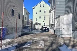 181 Reynolds Ave, Providence, RI 02905 - Photo 3