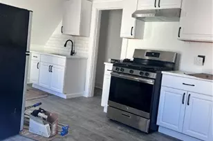 181 Reynolds Ave, Providence, RI 02905 - Photo 15