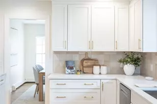 126 Mitchell's Ln, Portsmouth, RI 02871 - Photo 7