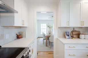 126 Mitchell's Ln, Portsmouth, RI 02871 - Photo 5