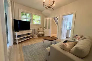 8 Barney St, Newport, RI 02840 - Photo 3