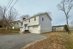 118 Kenyon Dr, Tiverton, RI 02878 - Photo 3