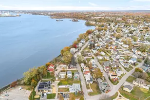 129 Shore Rd, East Providence, RI 02903 - Photo 3