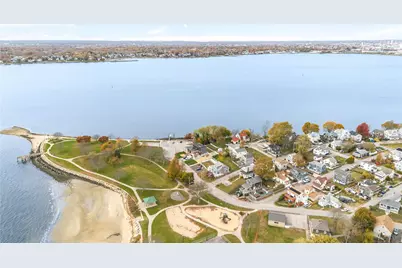 129 Shore Road, East Providence, RI 02903 - Photo 7