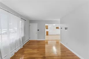 21 Webb St, Providence, RI 02908 - Photo 13