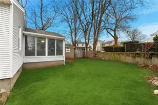 21 Webb St, Providence, RI 02908 - Photo 5