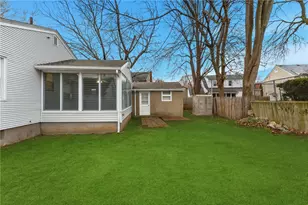 21 Webb St, Providence, RI 02908 - Photo 7