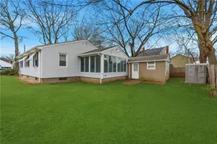 21 Webb St, Providence, RI 02908 - Photo 7