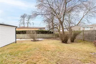 23 Mowry Ave, East Providence, RI 02914 - Photo 21