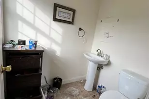 140 Lake View Rd, Cranston, RI 02920 - Photo 19