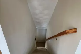 140 Lake View Rd, Cranston, RI 02920 - Photo 25