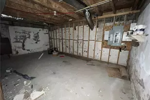 140 Lake View Rd, Cranston, RI 02920 - Photo 33