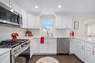 33 Moorland Avenue, Providence, RI 02908 - Photo 3