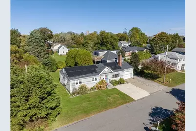 4 James Street #2, Middletown, RI 02842 - Photo 3