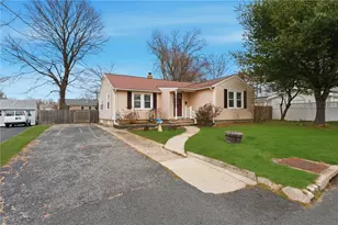 20 Bridgham St, East Providence, RI 02916 - Photo 3