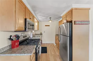 20 Bridgham St, East Providence, RI 02916 - Photo 27