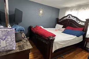 321 Budlong Rd, Cranston, RI 02920 - Photo 17