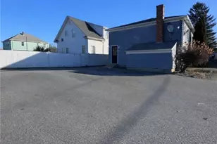 321 Budlong Rd, Cranston, RI 02920 - Photo 5