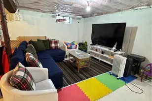 4 Dunbar St, Providence, RI 02909 - Photo 25